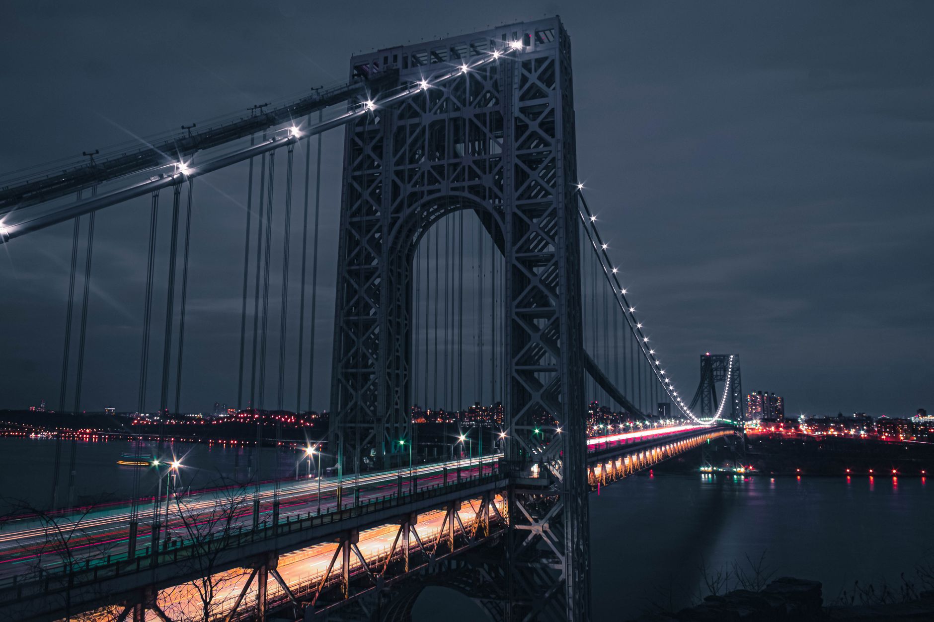 The George Washington Bridge at night, linking Fort Lee and Manhattan