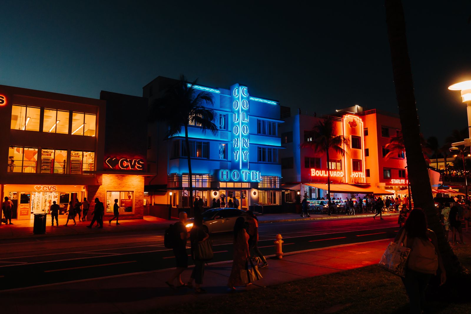 Ocean Drive and the Art Deco district at night, Miami Beach