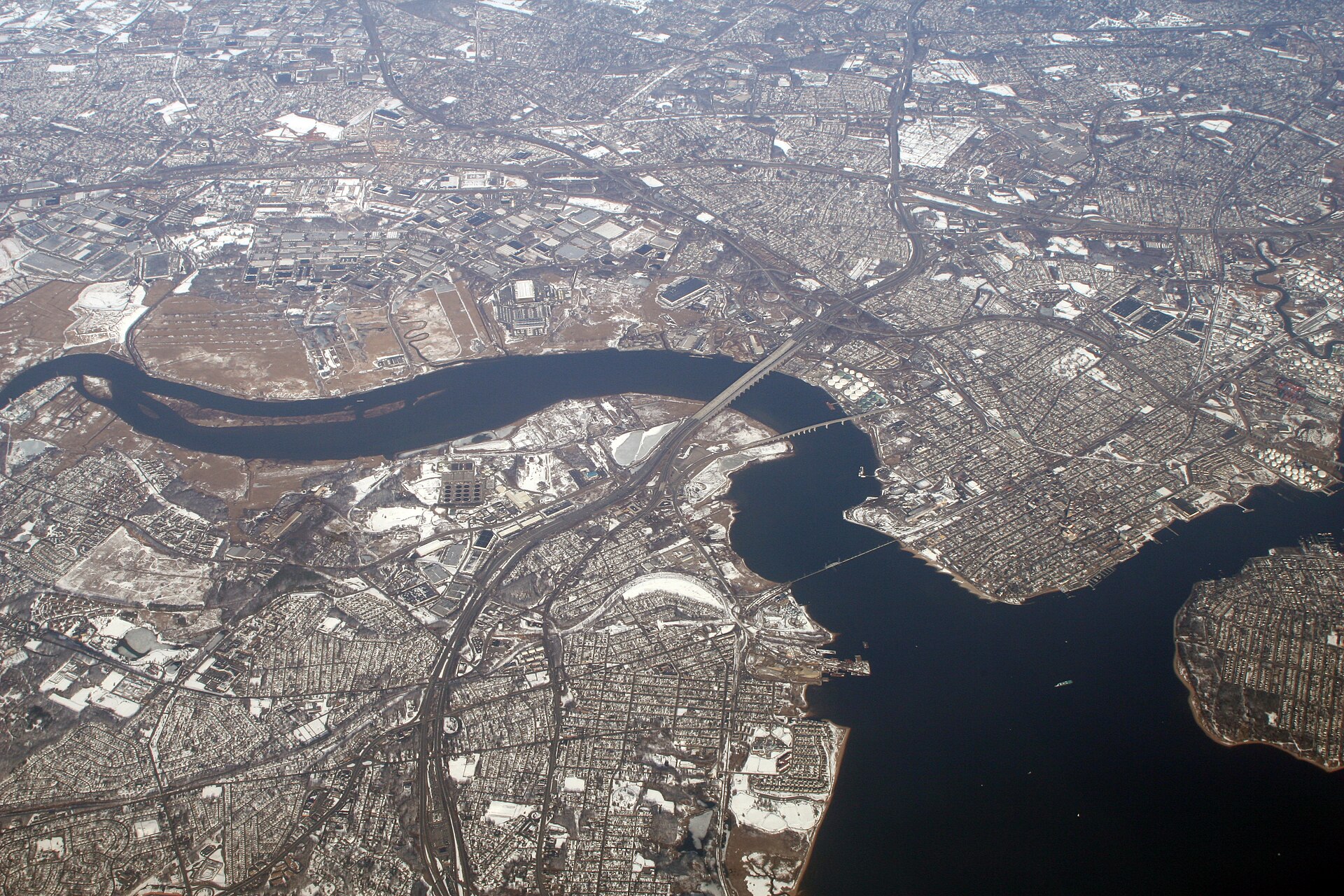 Bridges where the Raritan River meets Raritan Bay, Middlesex County