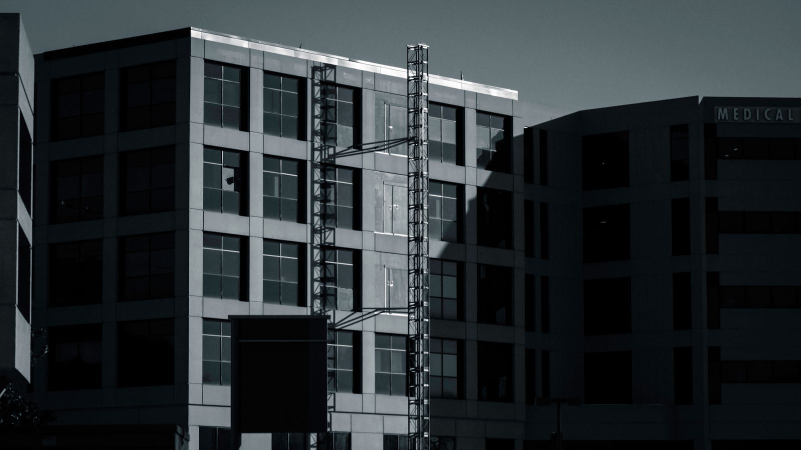 A modern medical office building, representative of Rockland's healthcare and life-sciences market