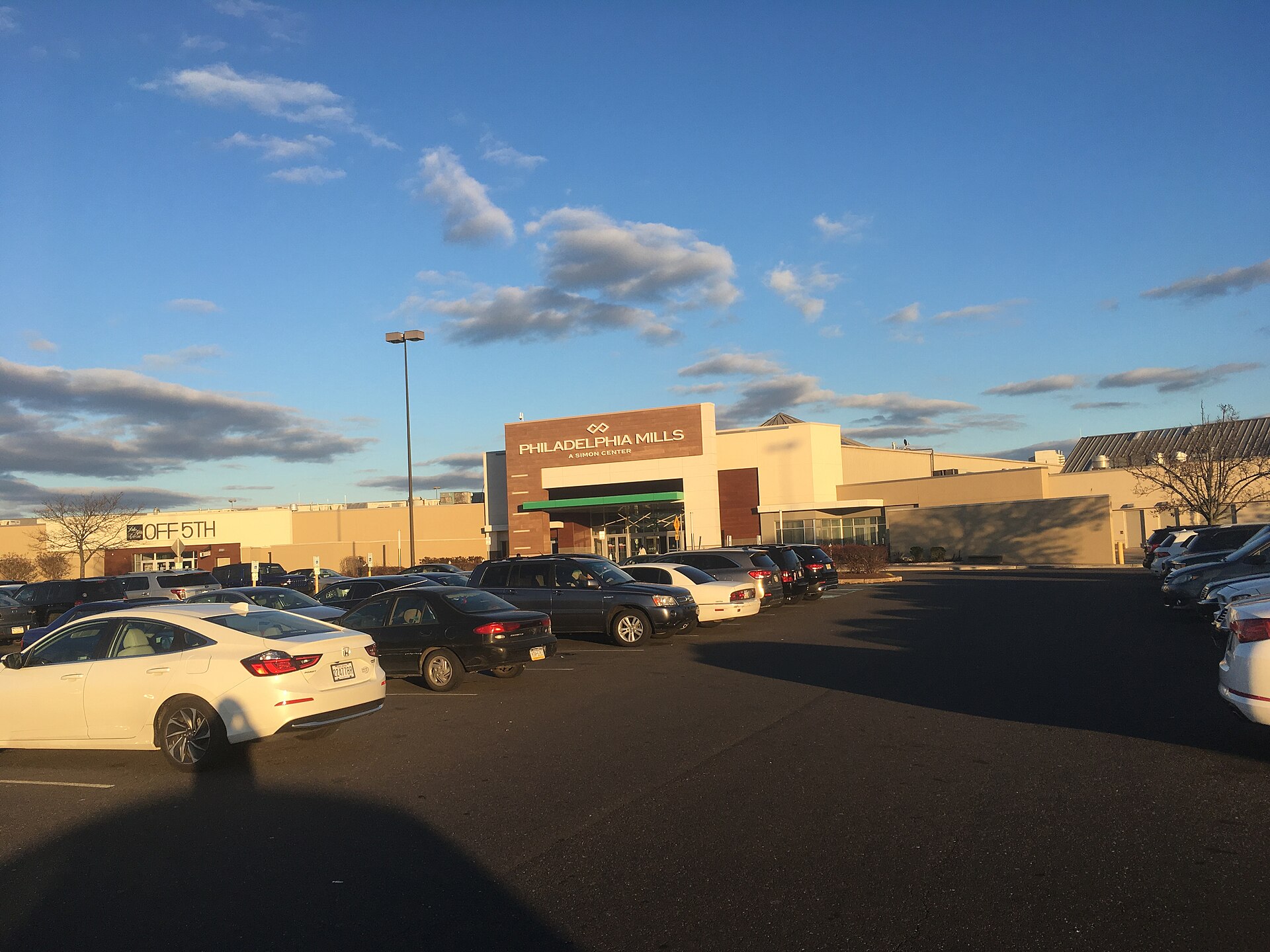 West entrance of Philadelphia Mills