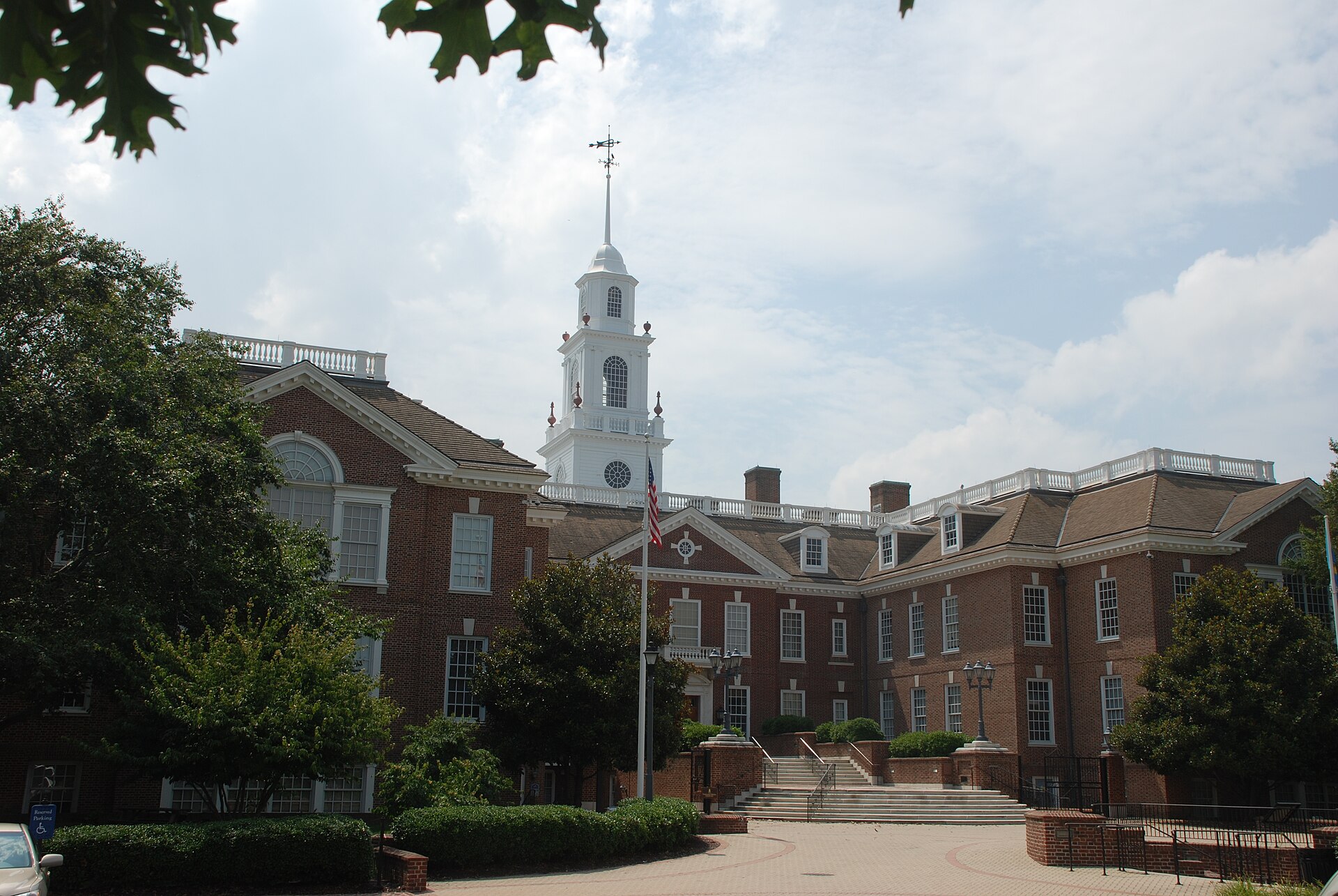 Legislative Hall in Dover, representative of Delaware's capital-city market